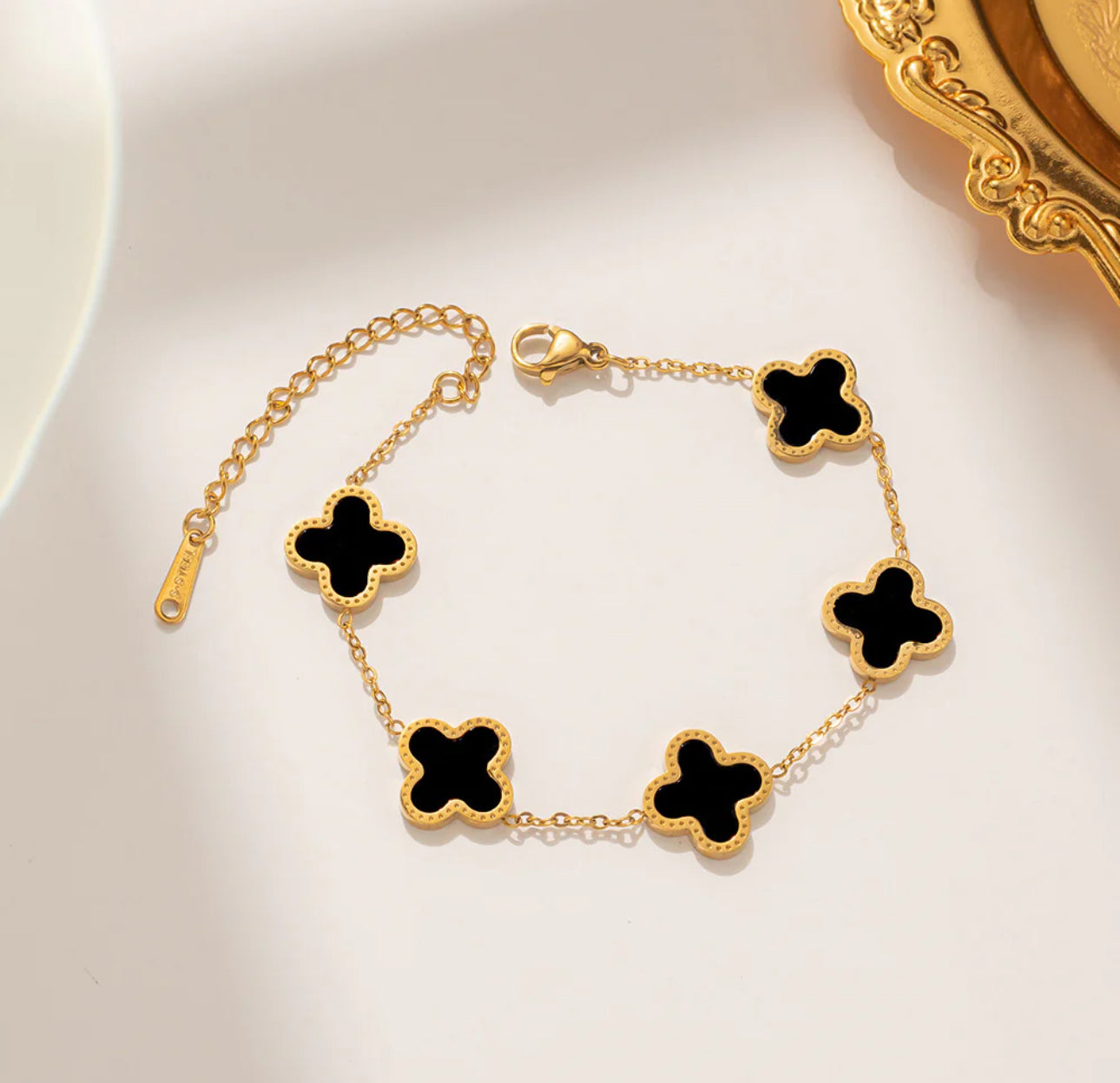 Stainless Steel one sided adjustable clover bracelet 🩷