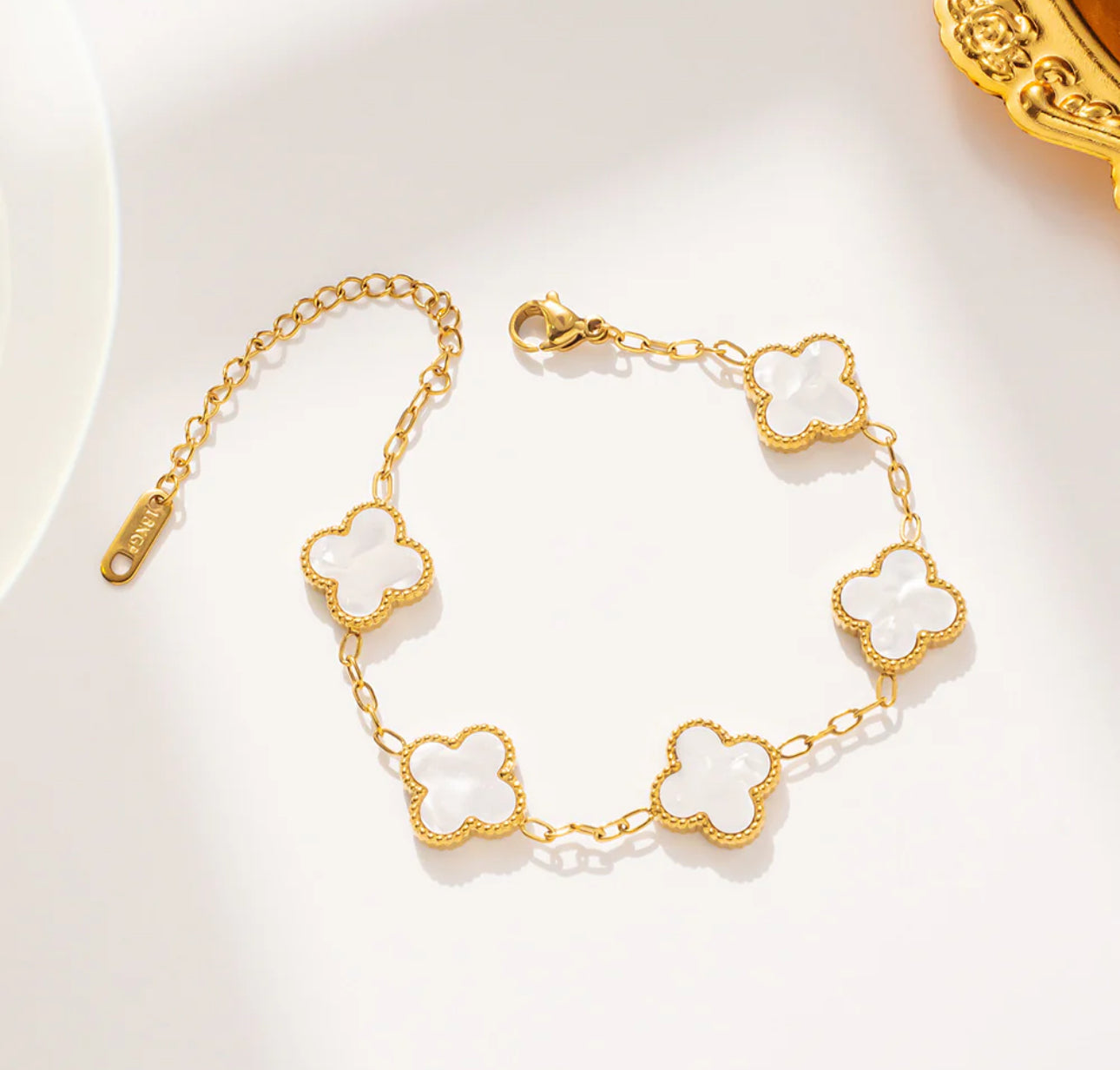 Pearl white Gold plated adjustable clover bracelet 💋